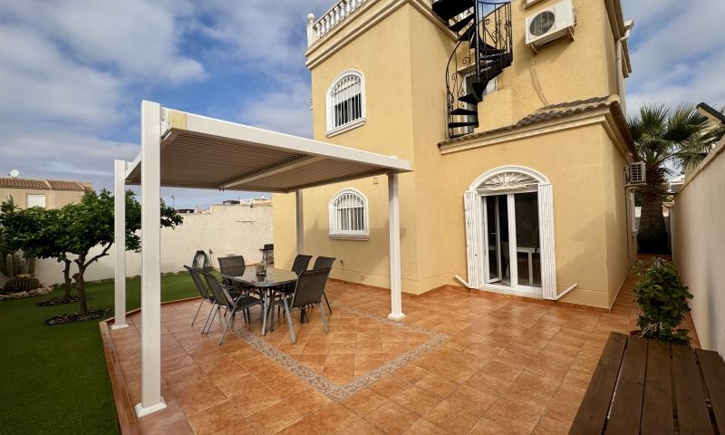 House in Torrevieja - Image 3