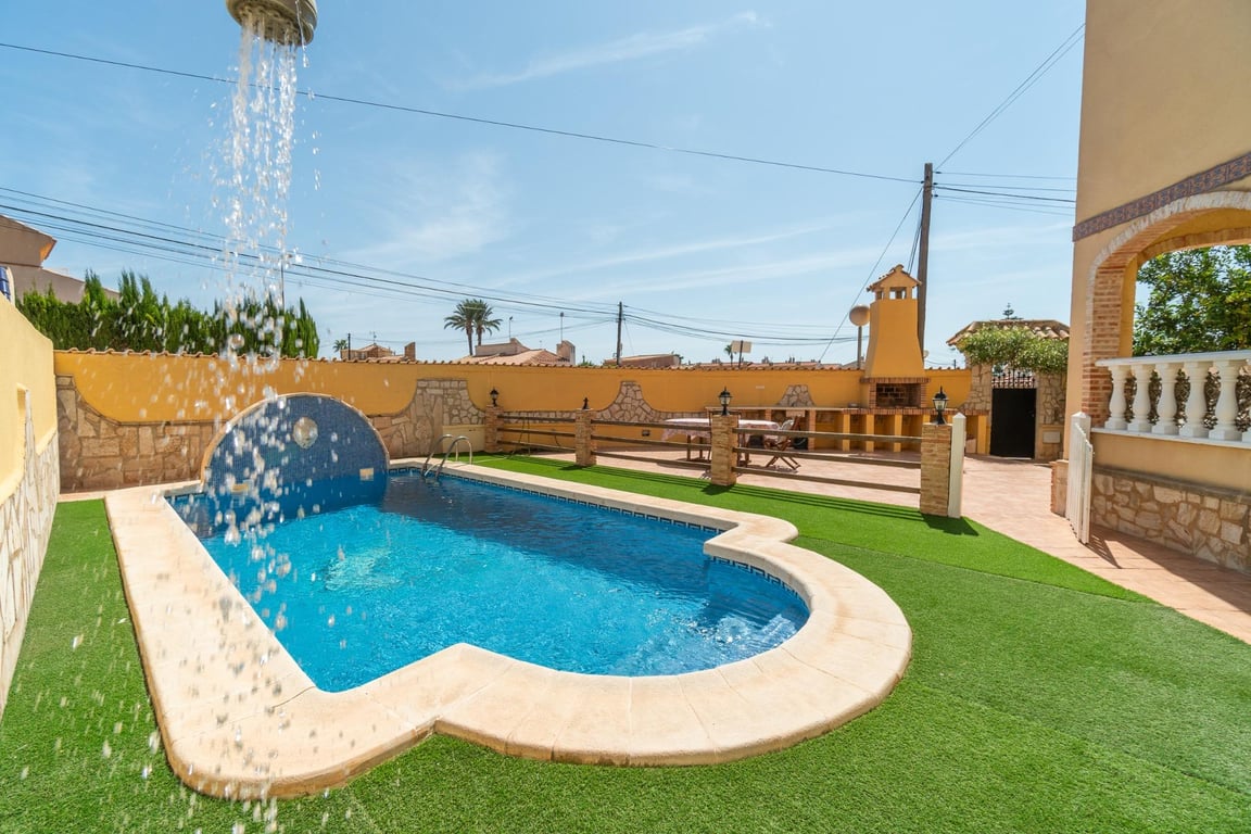 House in Urbanizacion los Balcones - Image 2