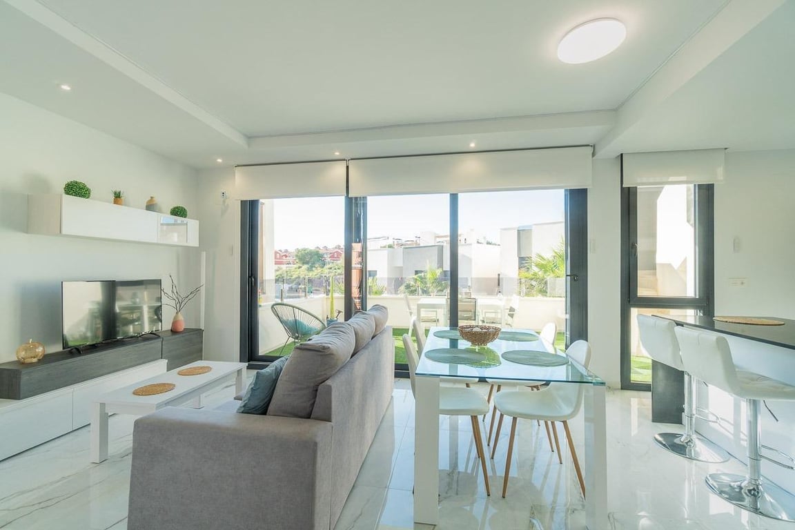 Apartment in Urbanizacion los Balcones - Image 3