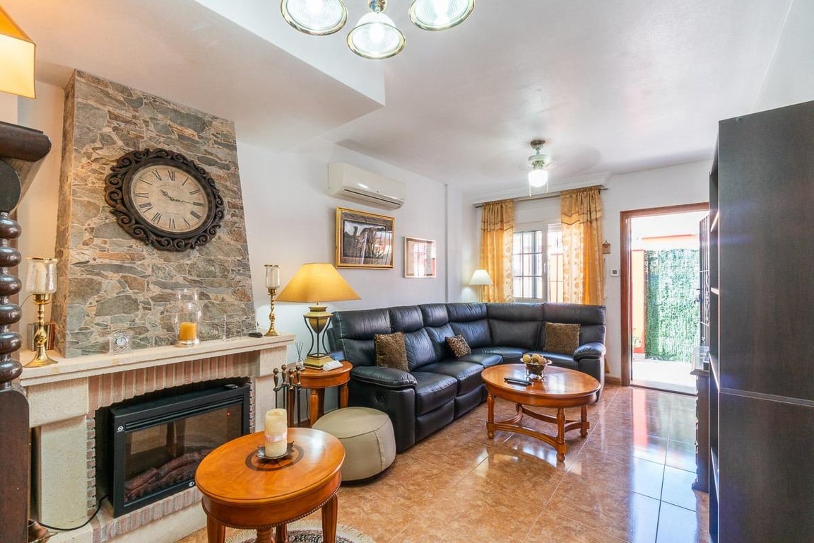 House in Urbanizacion los Balcones - Image 2
