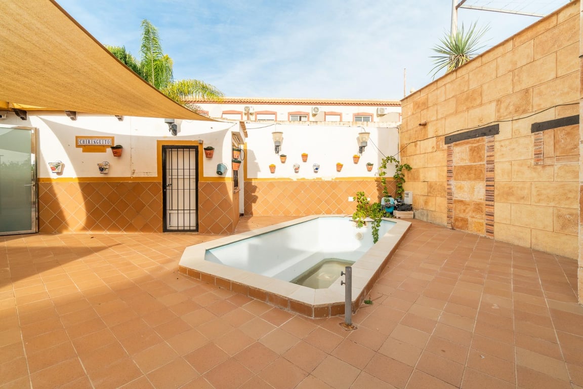 House in Urbanizacion los Balcones - Image 3