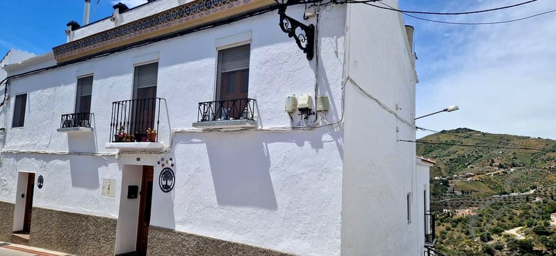 House in Canillas de Albaida - view 1