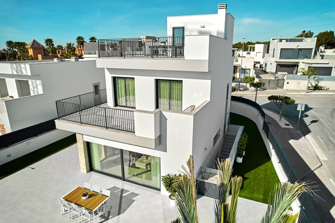 Villa in San Miguel de Salinas - view 1