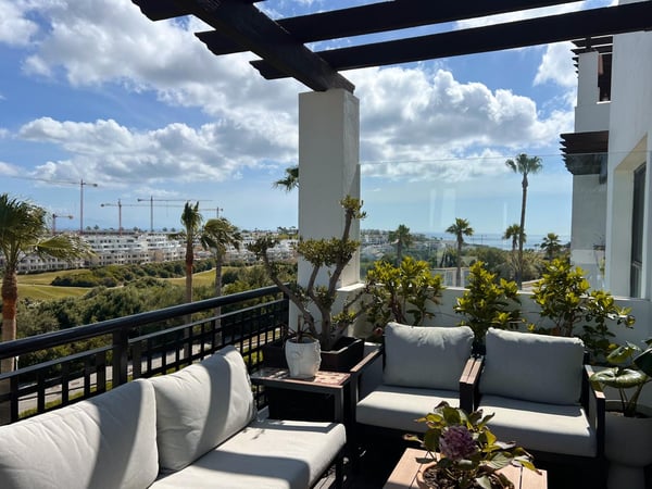 Apartment in La Alcaidesa - view 1