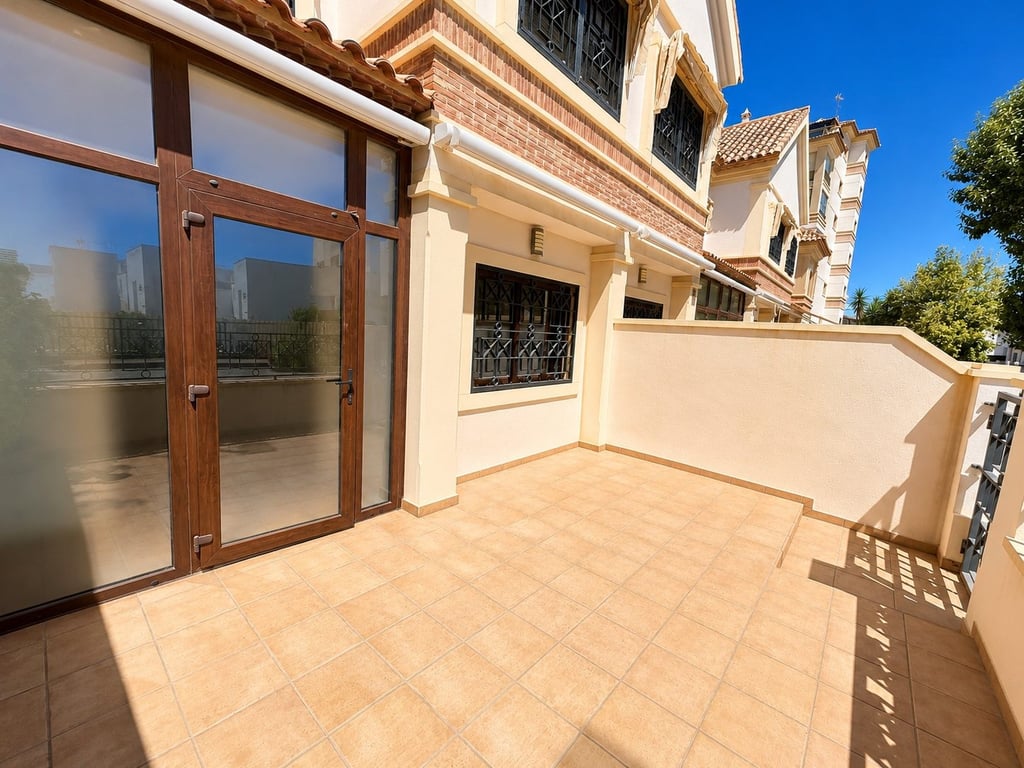House in Guardamar del Segura - Image 2