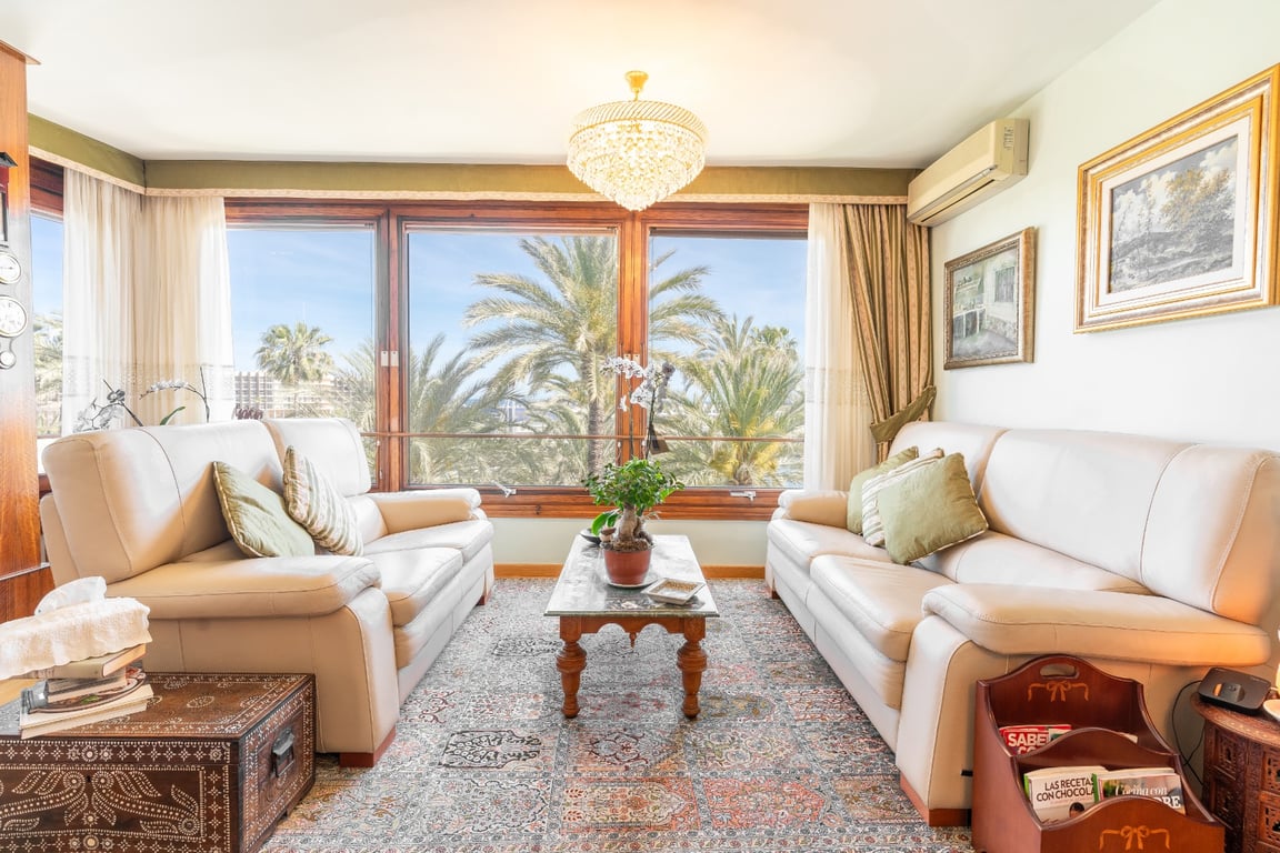 Apartment in Alicante - Image 2