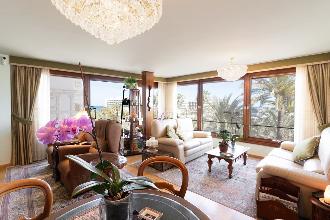 Apartment in Alicante - Image 3