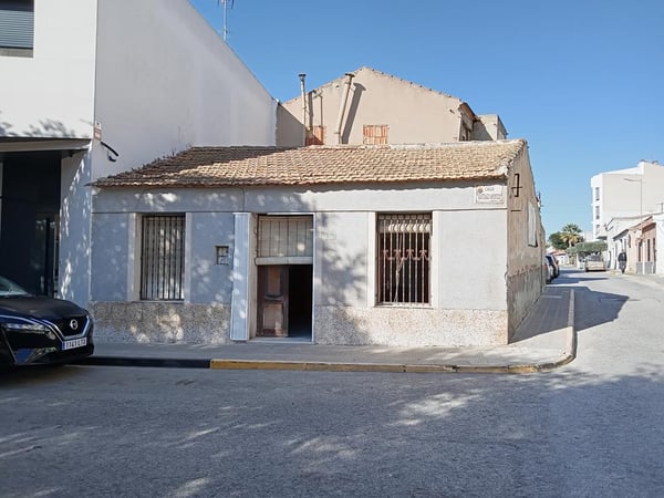 House in Los Montesinos - view 1