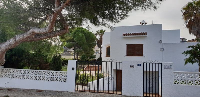 Villa in La Zenia - view 1