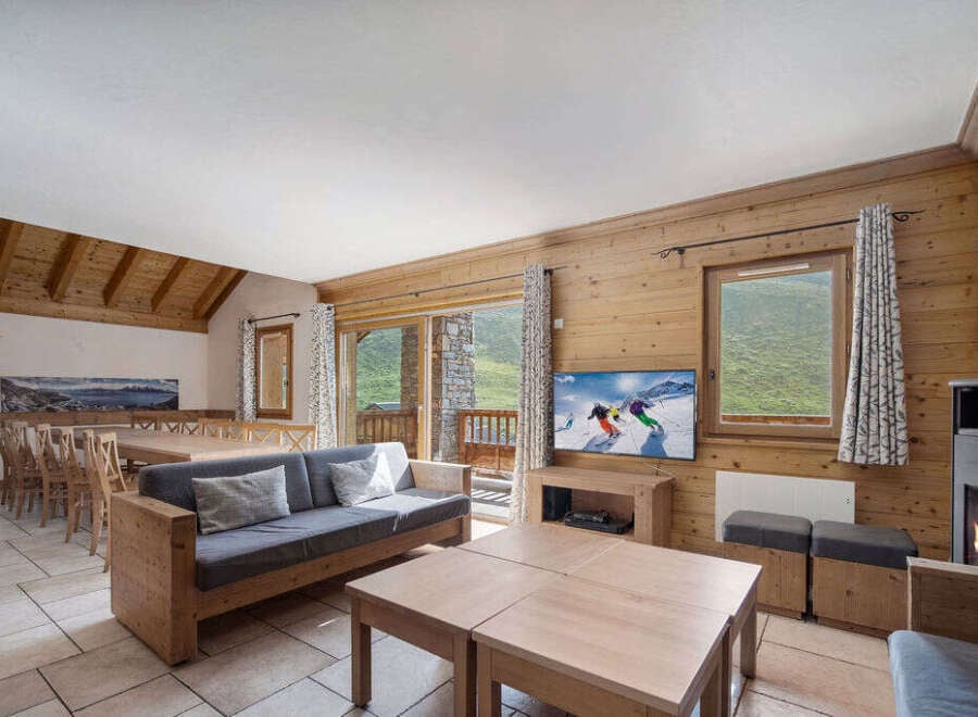 Apartment in Les Bruyeres - Image 2
