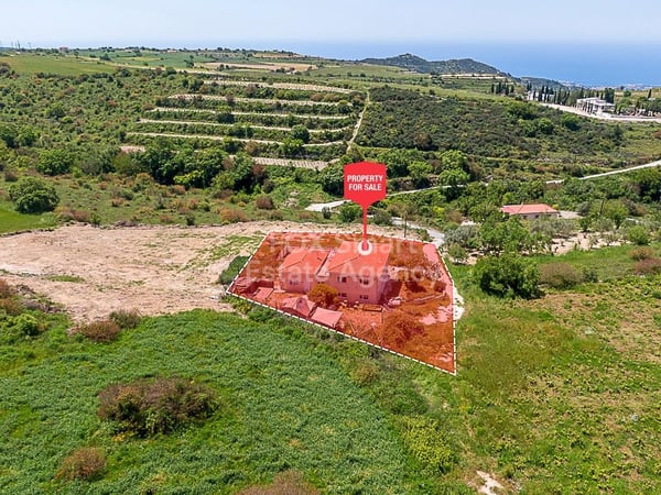 House in Kathikas - view 1