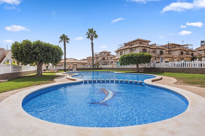 Villa in La Zenia - view 1