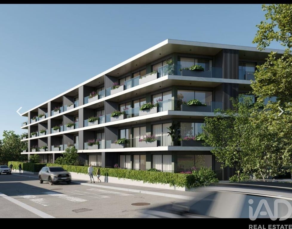 Apartment in Vila Nova de Gaia - Image 2