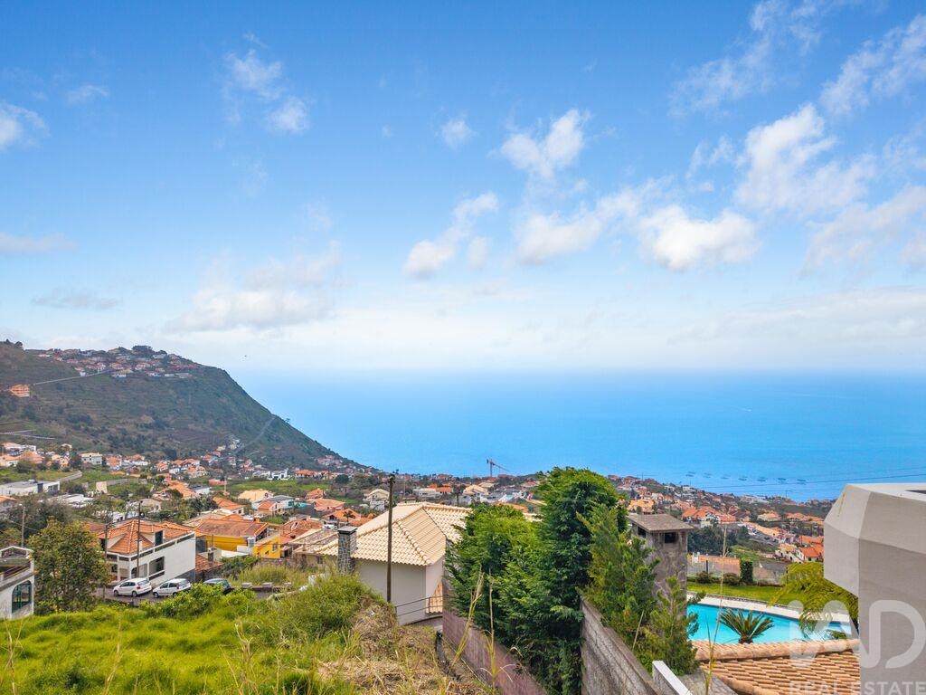 Land in Estreito da Calheta - Image 2