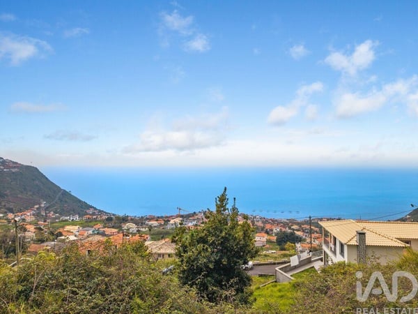 Land in Estreito da Calheta - view 1