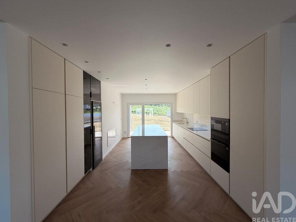 House in Leiria - Image 2