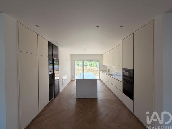 House in Leiria - view 1