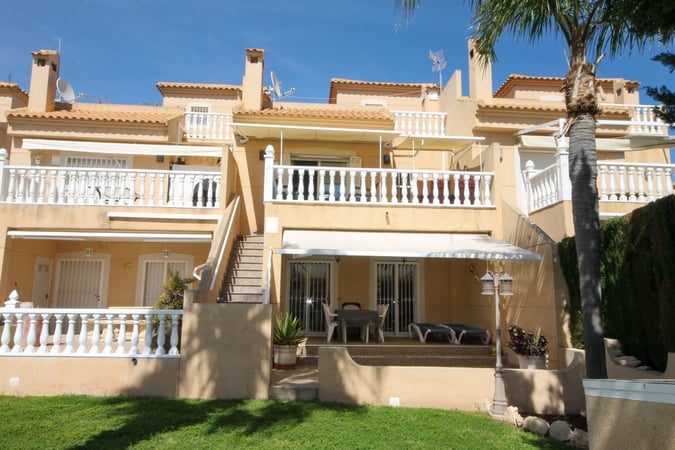 House in Villamartin - view 1