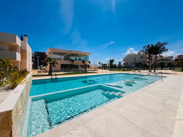 Apartment in Urbanizacion El Raso - view 1