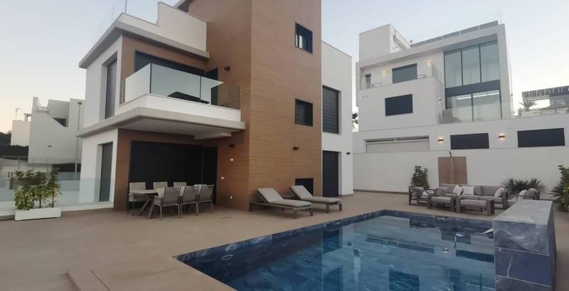 Villa in Alicante - view 1