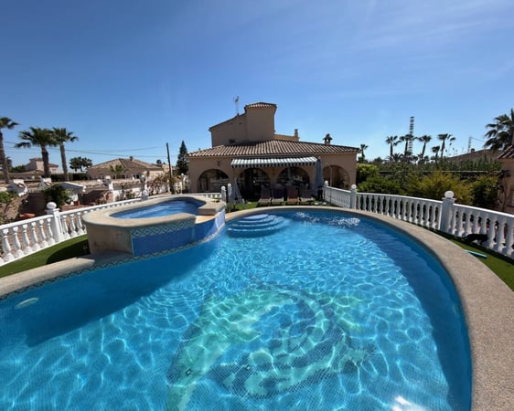 House in Catral - view 1