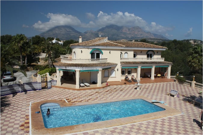 Villa in l'Alfas del Pi - view 1