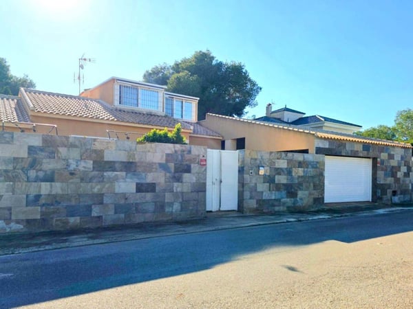 Villa in Dehesa de Campoamor - view 1