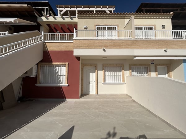 Apartment in Los Tarragas - view 1
