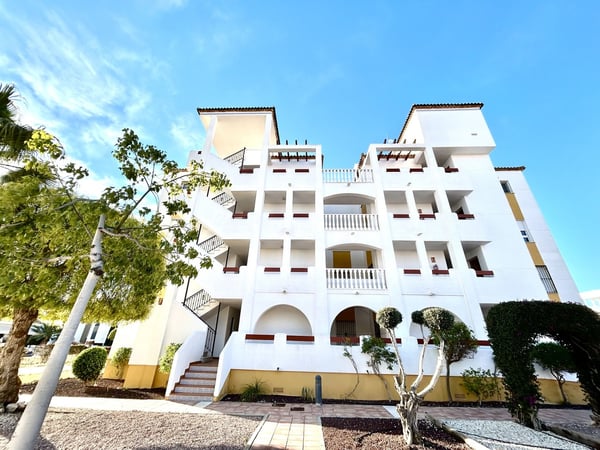 Apartment in Villamartin - view 1