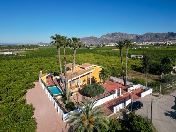 Villa in Molins - view 1