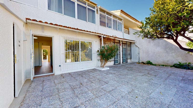 Apartment in Villamartin - view 1