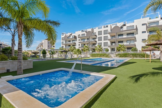 Apartment in Villamartin - view 1