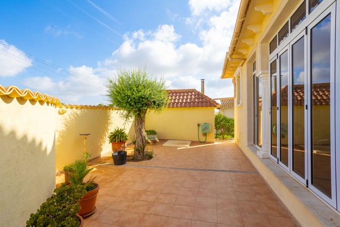 Villa in Villamartin - view 1