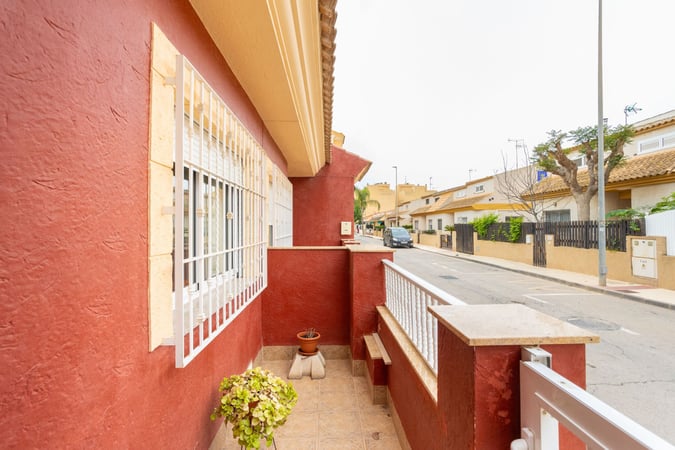 House in Los Alcazares - view 1