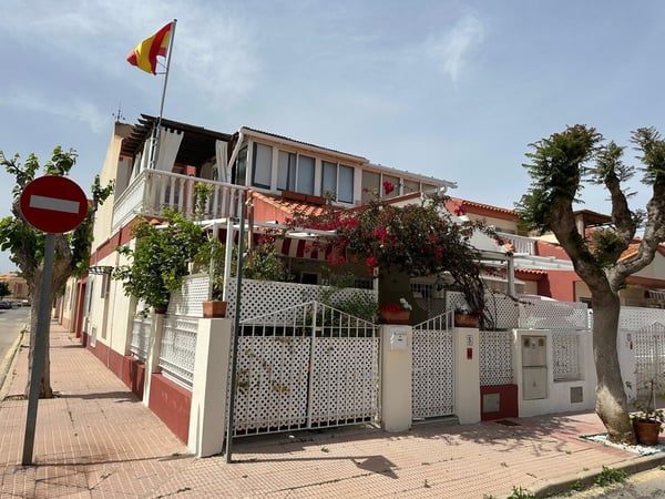 House in Los Alcazares - view 1