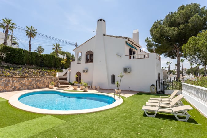 Villa in Villamartin - view 1
