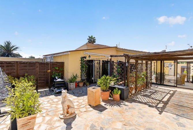 Villa in Torrevieja - view 1