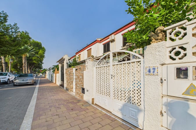 House in Los Alcazares - view 1