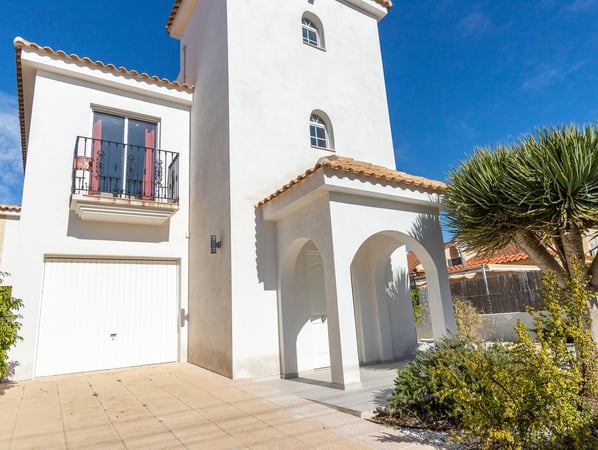Villa in Los Balcones - view 1