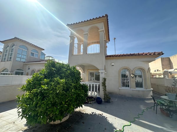 Villa in Algorfa - view 1
