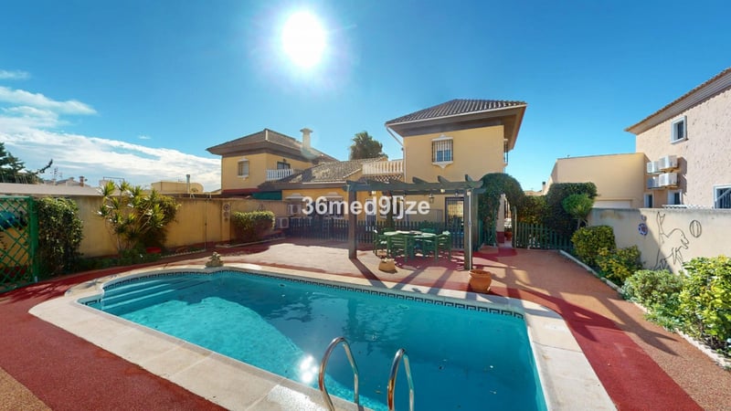 Villa in Los Alcazares - view 1