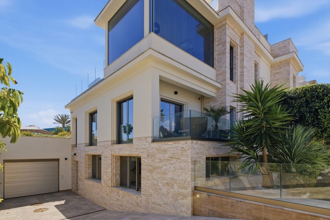 Villa in La Zenia - view 1