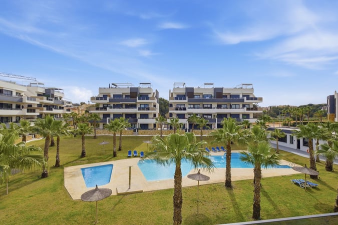 Apartment in Residencia los Altos - view 1