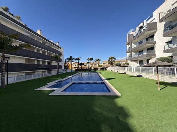 Apartment in Villamartin - view 1