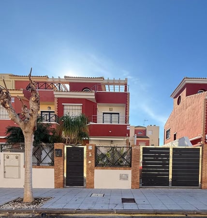 Villa in Torre de la Horadada - view 1