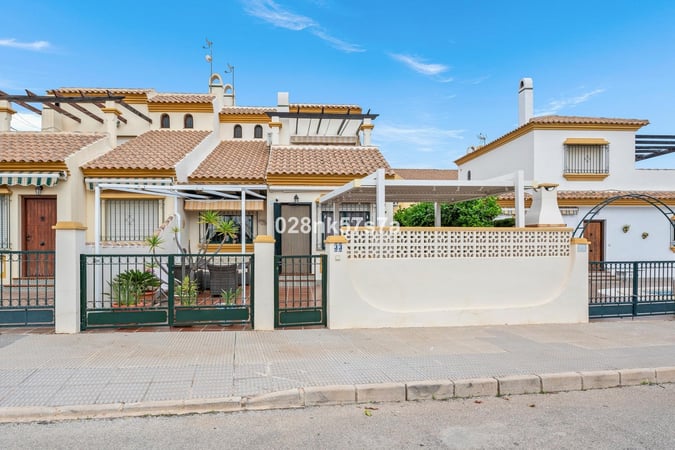 House in La Zenia - view 1