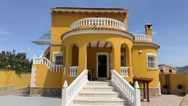 Villa in Molins - view 1
