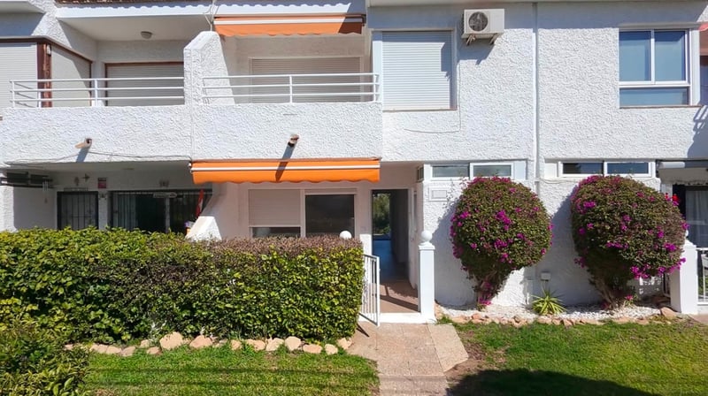 Apartment in Villamartin - view 1