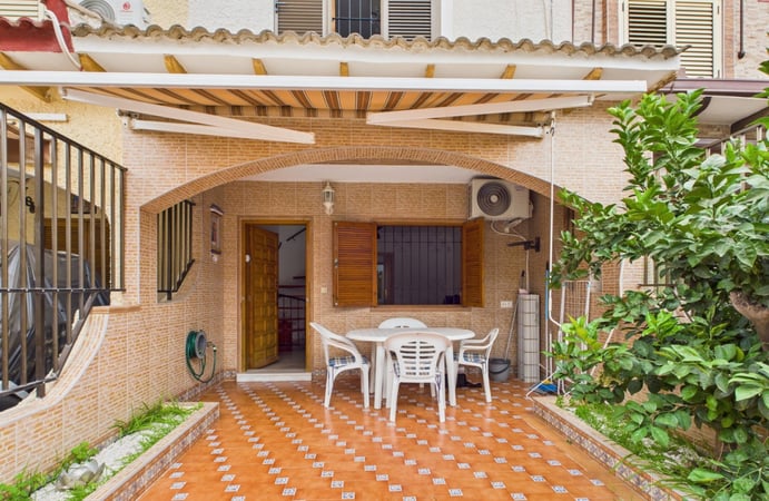 House in Los Alcazares - view 1