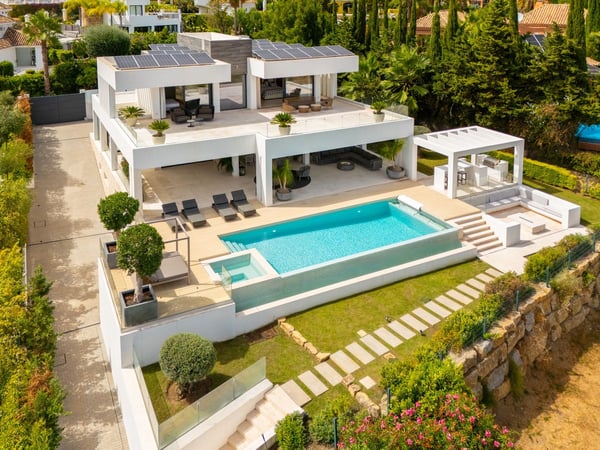 House in Nueva Andalucia - view 1